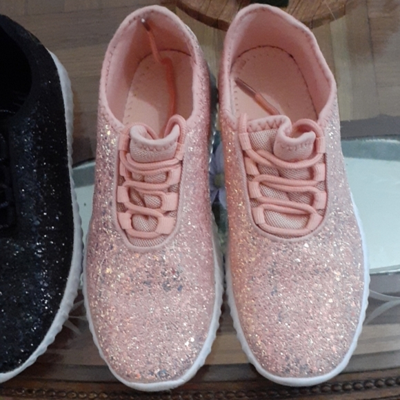 Glitter sneakers size 6, lot 2 pair. Pink, black - Picture 4 of 7